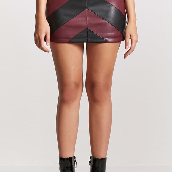 Chevron faux leather striped mini biker skirt Size Small - Picture 3 of 3